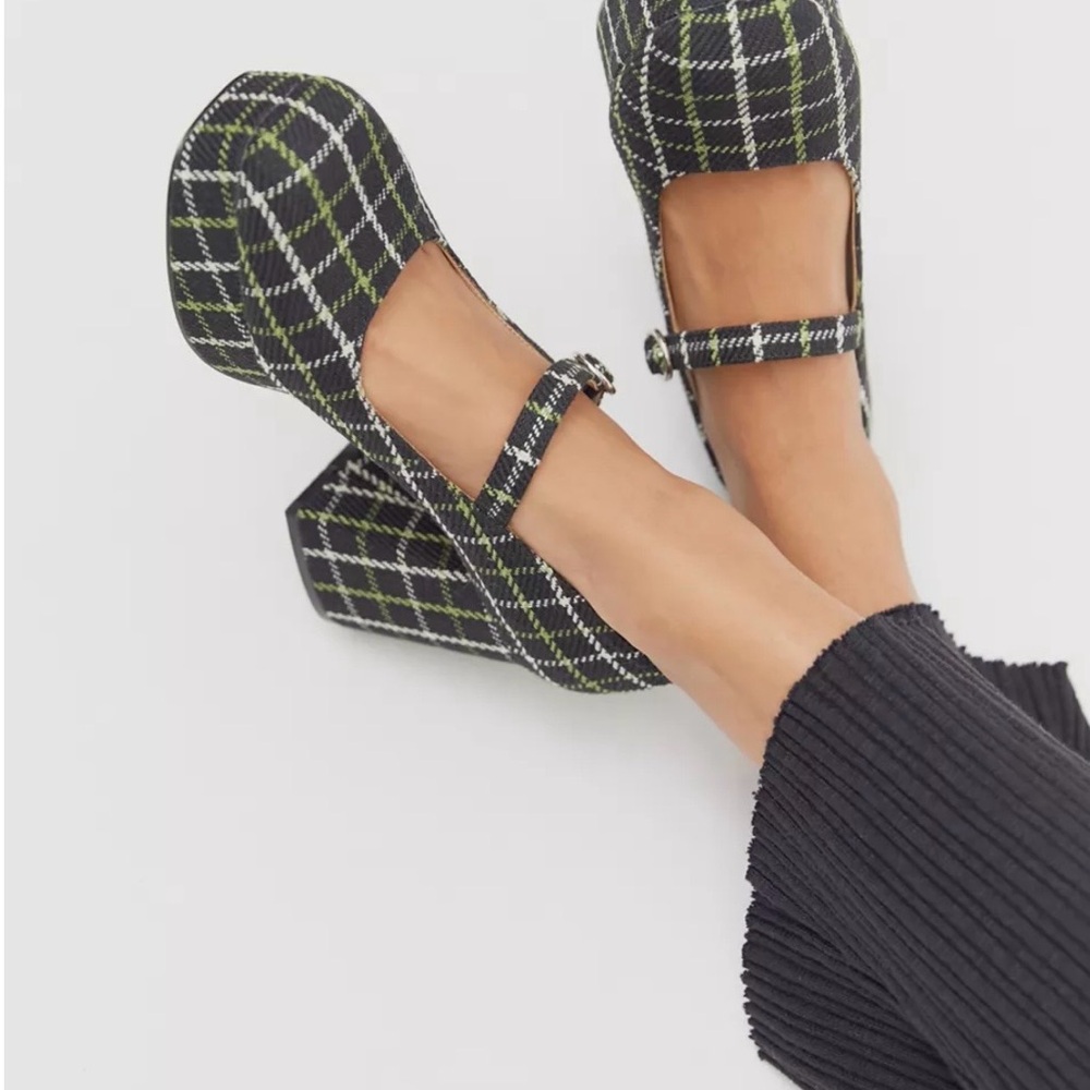 Urban Outfitters Sadie Plaid Platform Mary Jane Shoes. Size 8.